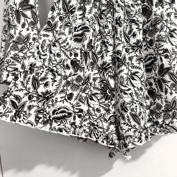 Floral Romper - Picture 2 of 3